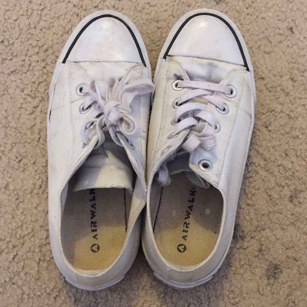 White air walk tenis shoes